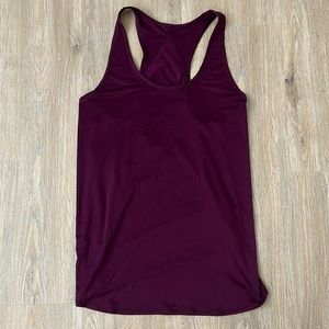 Lululemon Women’s tank top, Size 6. Perfect condition. Purple color.
